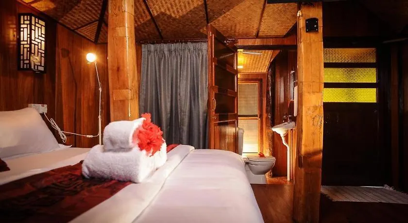 Malihom Private Estate Villa Balik Pulau Gerendaház